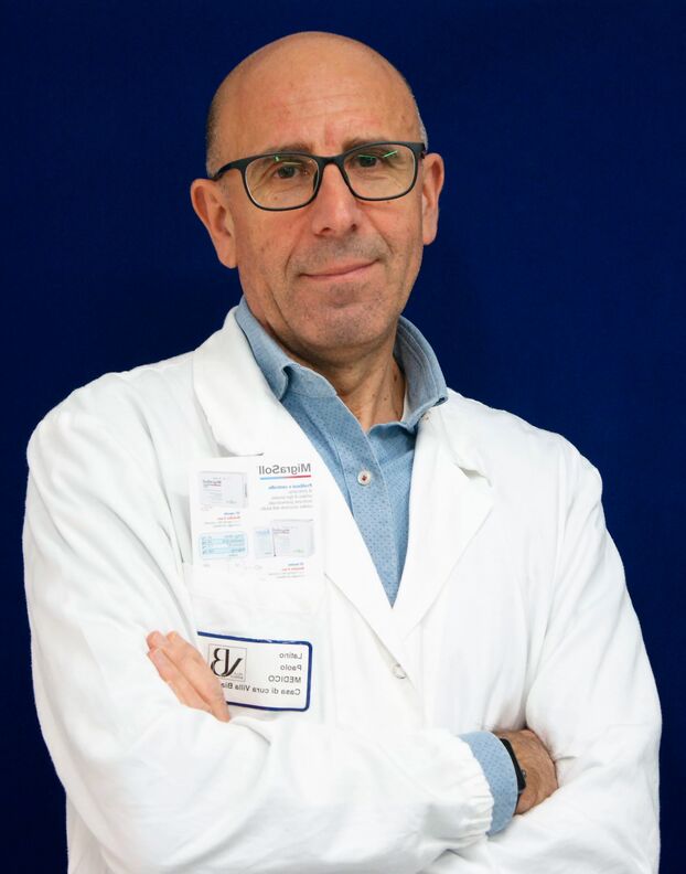 Médico reumatólogo Yuri Sesin